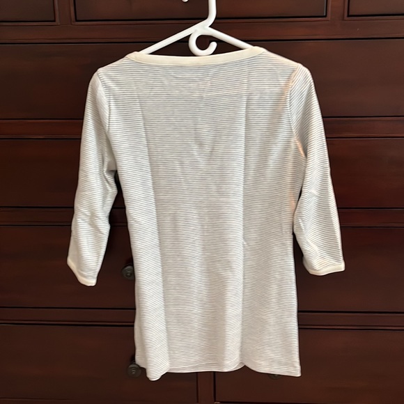 Nautica Tunic top 3/4 Sleeve Notch neck with chain detail size Small - Picture 2 of 11